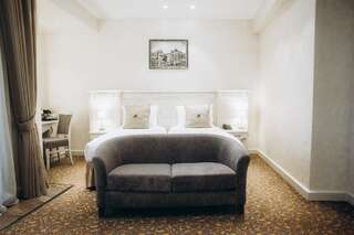 Отель Colosseum Marina Hotel Батуми Улучшенный двухместный номер с 2 отдельными кроватями-1