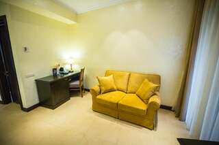 Отель Colosseum Marina Hotel Батуми Улучшенный двухместный номер с 1 кроватью-10