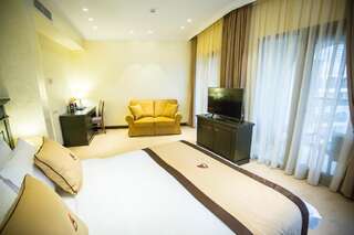 Отель Colosseum Marina Hotel Батуми Улучшенный двухместный номер с 1 кроватью-11